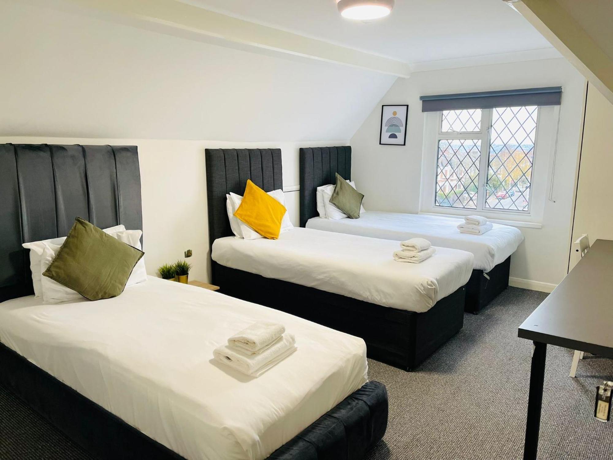 לונדון Woodford Hotel מראה חיצוני תמונה