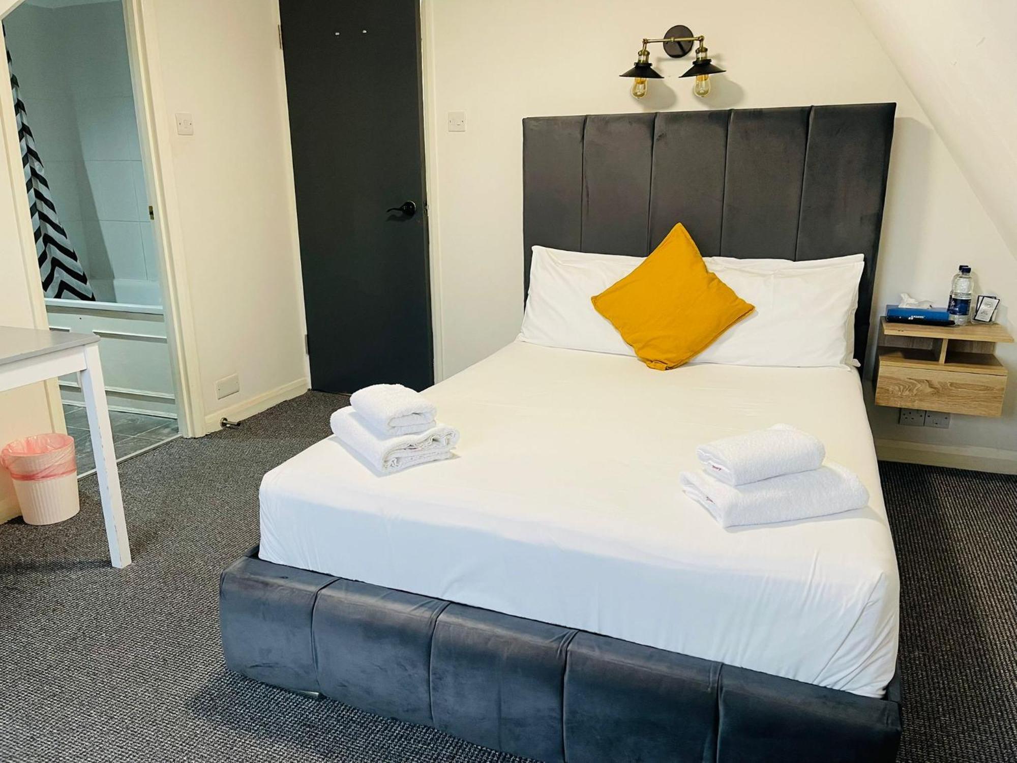 לונדון Woodford Hotel מראה חיצוני תמונה