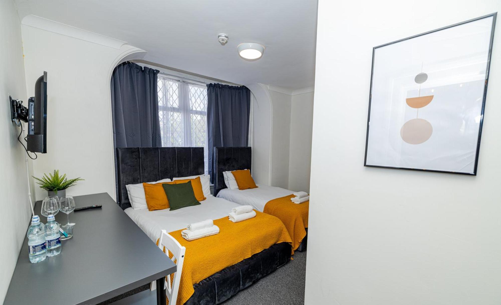 לונדון Woodford Hotel מראה חיצוני תמונה
