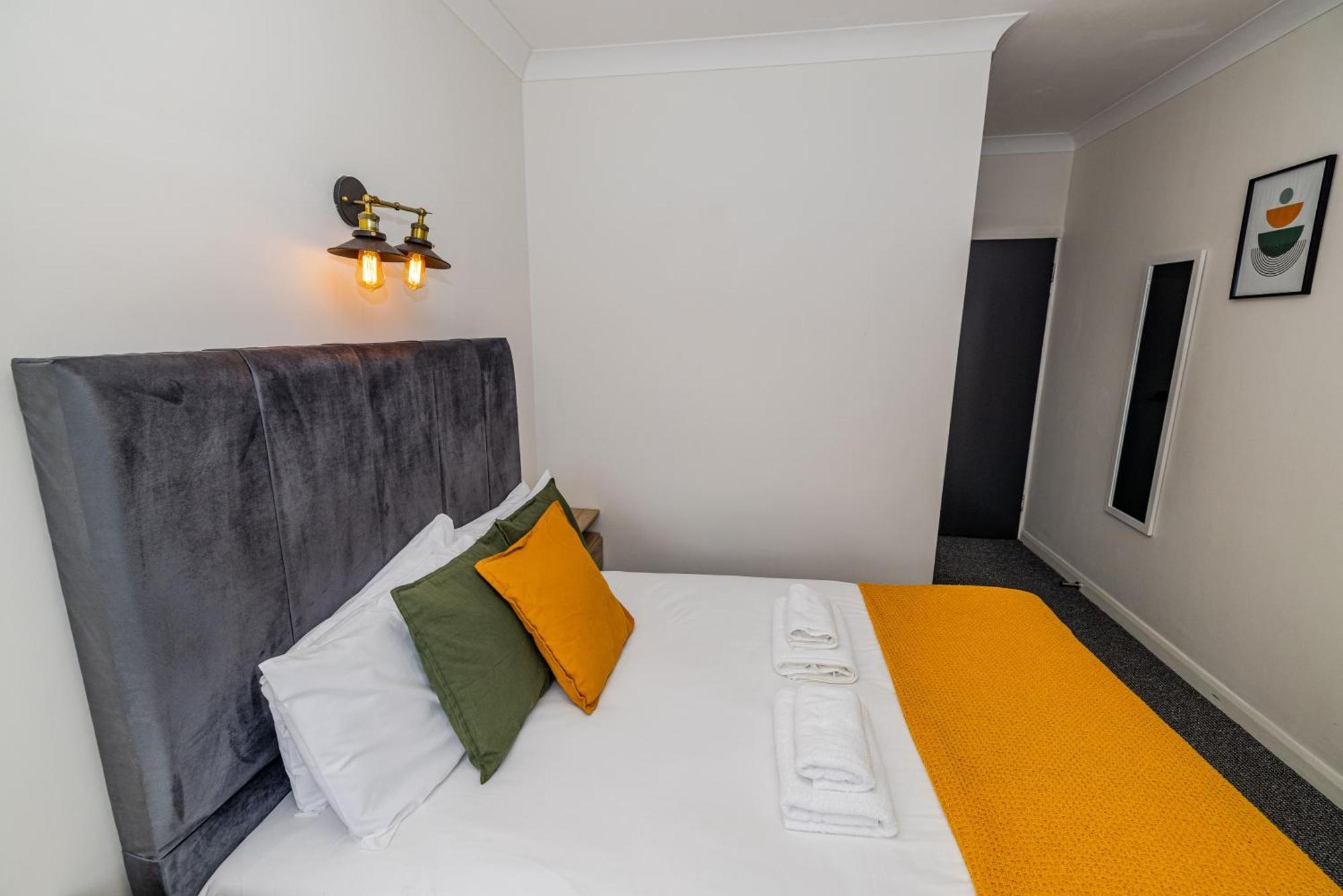 לונדון Woodford Hotel מראה חיצוני תמונה
